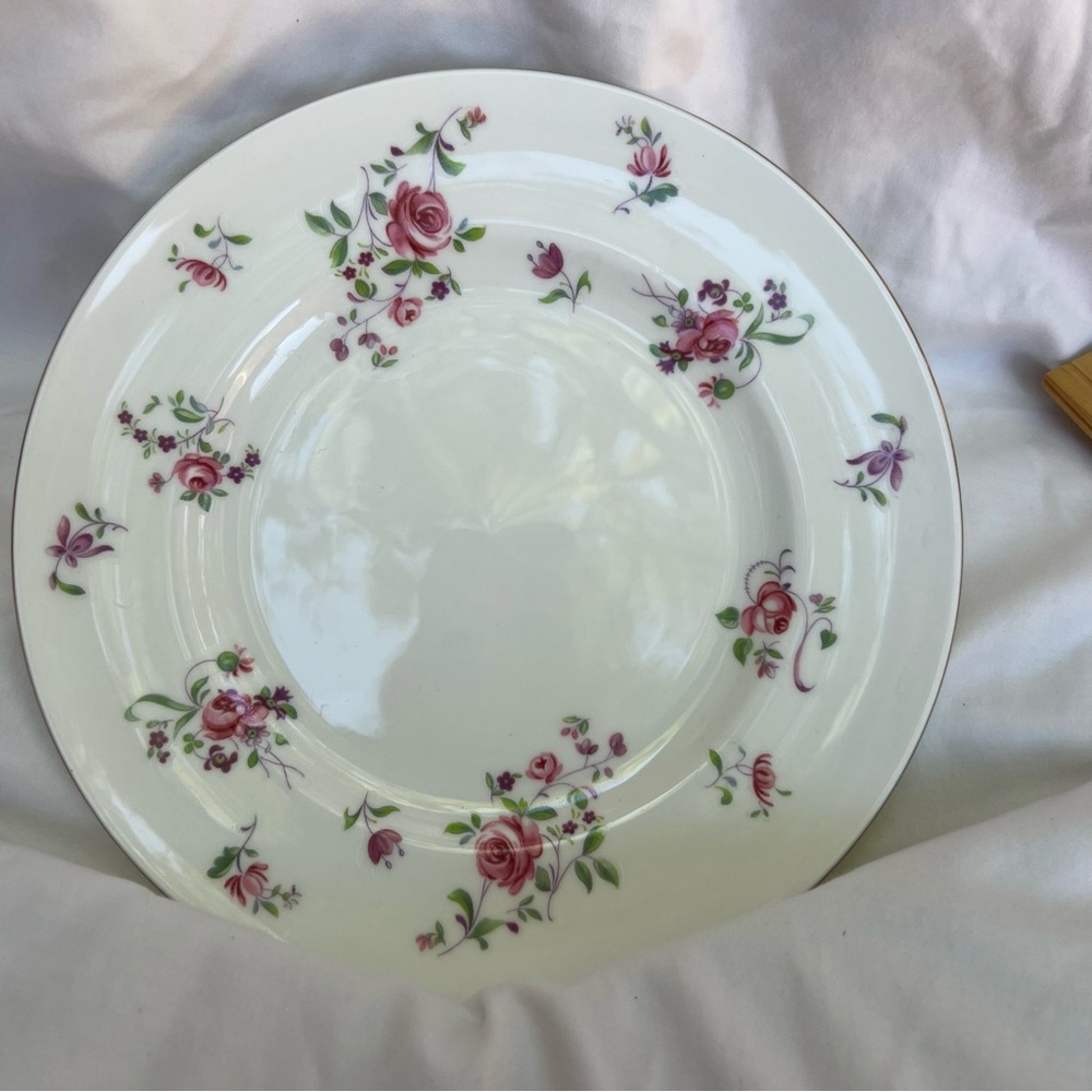 Elegant Royal Victoria Fine China Dinner Plate - Pink Rose Pattern